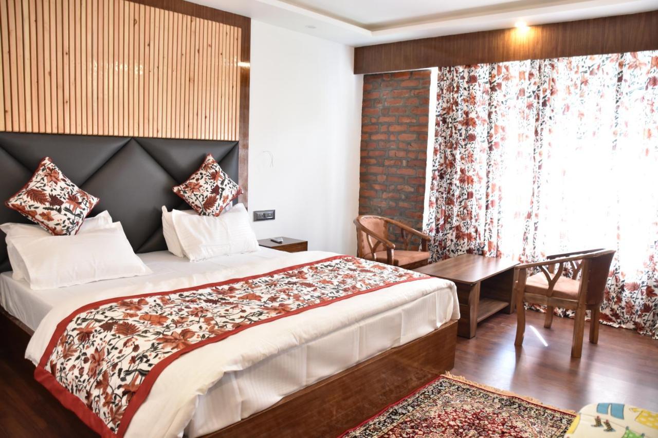 Hotel Lidder Palace Пахалгам Экстерьер фото